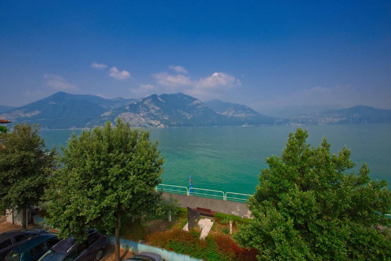 Casa Vacanze Marconi 22 Marone Kültér fotó